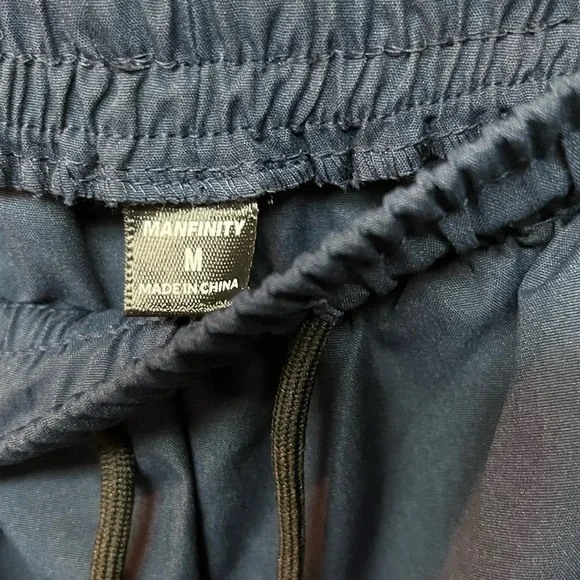 SHEIN Men's Navy Blue Shorts - Picture 2 of 4